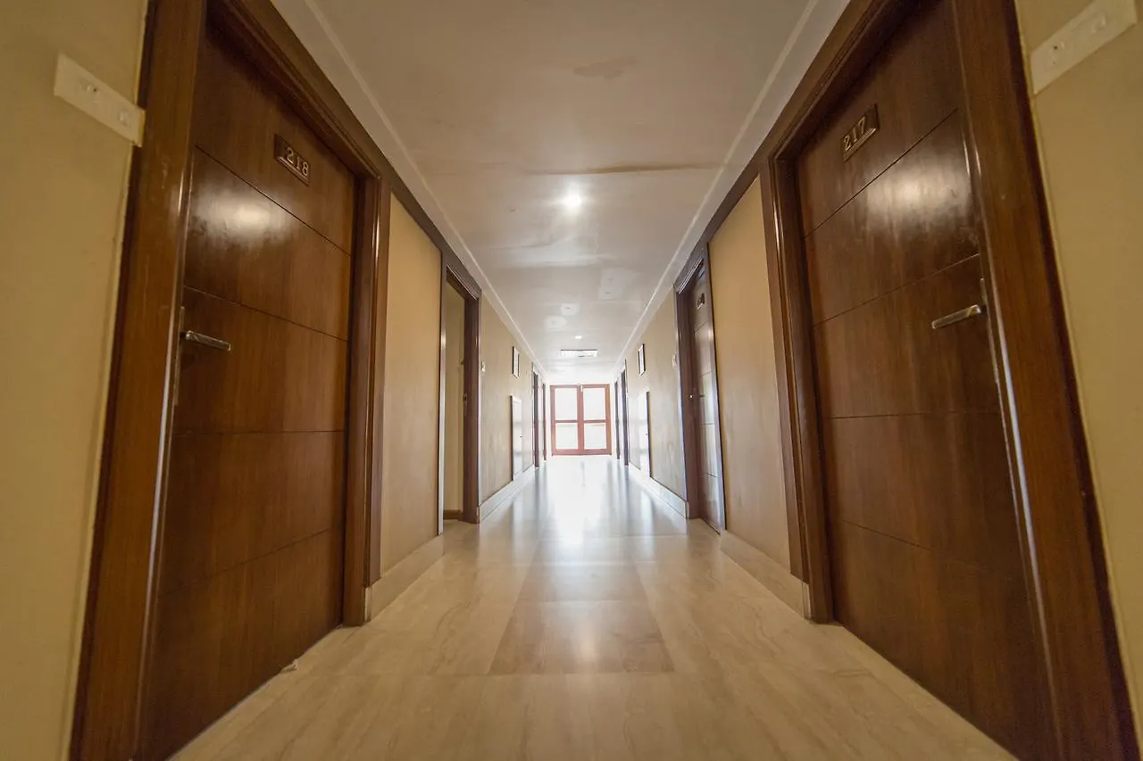 Diamond Hotel Benares 3*,