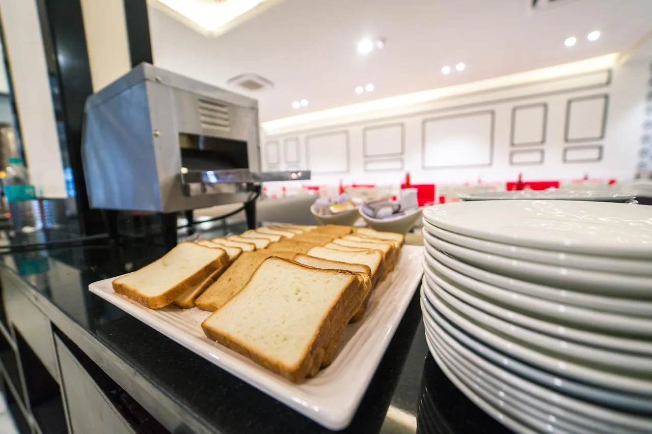 Diamond Hotel Varanasi 3*,  India